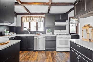 17 Davis St, Malden, MA 02148 - photo 5