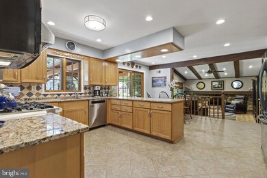 10016 Hall Rd, Potomac, MD 20854 - photo 7