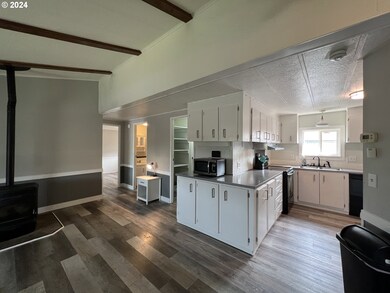 5256 Daisy St, Springfield, OR 97478 - photo 6