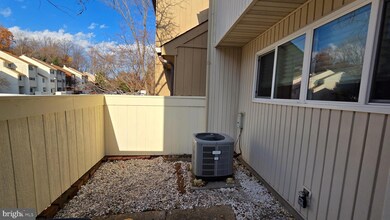 15277 Lodge Terrace, Woodbridge, VA 22191 - photo 2