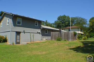 3725 SW 30th St, Topeka, KS 66614 - photo 3