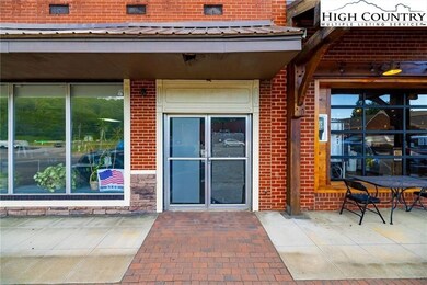 304 S Jefferson Ave, West Jefferson, NC 28694 - photo 2