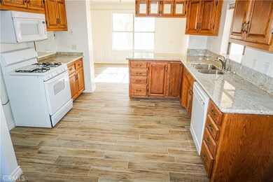 14253 Brentwood Dr, Victorville, CA 92395 - photo 5