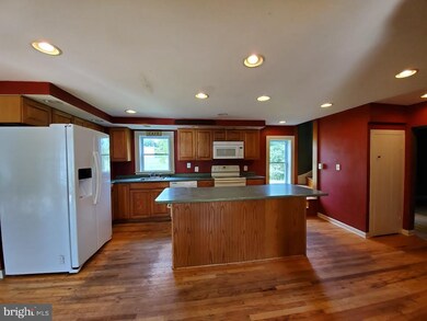 913 Apple Harvest Dr, Hedgesville, WV 25427 - photo 5