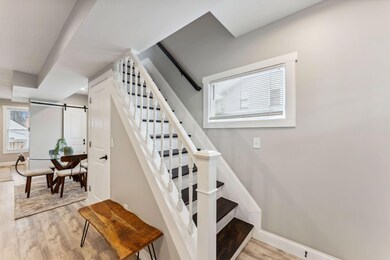 43-web-or-mls-240-n-oakley-ave