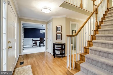 20609 Belwood Ct, Sterling, VA 20165 - photo 2