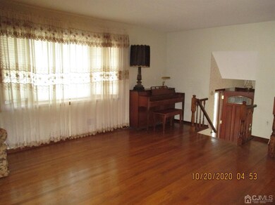 671 Franklin Dr, Perth Amboy, NJ 08861 - photo 2