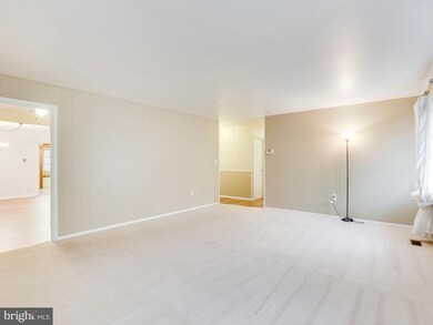 12506 Saber Ln, Bowie, MD 20715 - photo 5