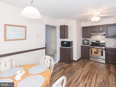 221 Patricia Ln, Secane, PA 19018 - photo 4