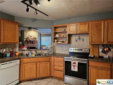 2403 Jake Dr, Copperas Cove, TX 76522 - photo 6