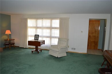 684 Treichler St, North Tonawanda, NY 14120 - photo 3