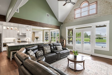 Vaulted ceilings, ceiling fans and plenty of space