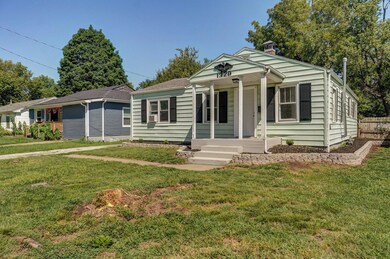 1329 E Pacific St-2