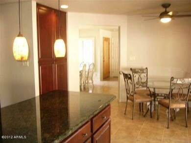 Kitchen breakfast nook & island