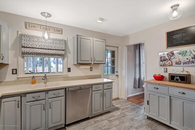 233 Riveredge Rd, Tinton Falls, NJ 07724 - photo 5