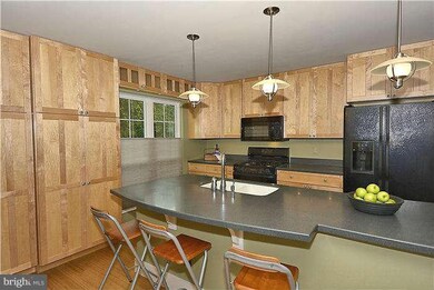 8322 Linden Oaks Ct, Lorton, VA 22079 - photo 7