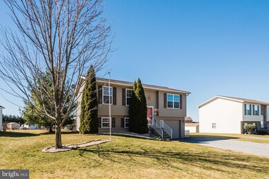 3853 Mountain Shadow Cir, Fayetteville, PA 17222 - photo 2