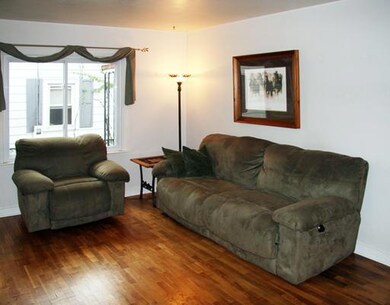 521 N Dexter Dr, Lansing, MI 48910 - photo 4