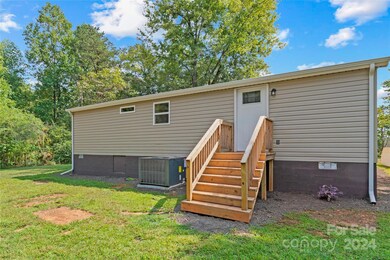 22 Potter St, Mill Spring, NC 28756 - photo 3