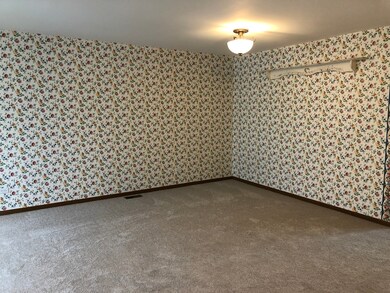 1713 Daybreak Ln, Zion, IL 60099 - photo 4