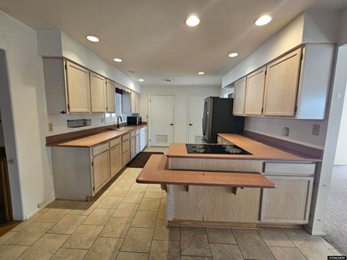 405 S 18th St, Worland, WY 82401 - photo 7