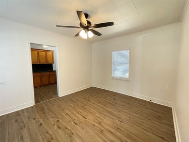 1611 Avenue L, Rosenberg, TX 77471 - photo 5