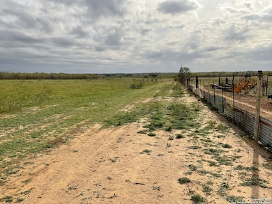 128 Sylas Hayes Loop, Leming, TX 78050 - photo 5