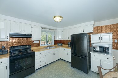 67 Oil Mill Hill Rd, Troy, NY 12182 - photo 7
