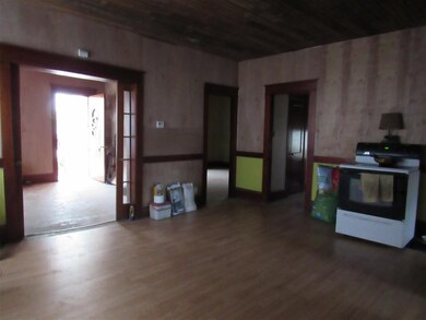 569 Rockingham St, Berlin, NH 03570 - photo 6