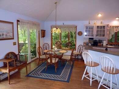 210 Little Pond Cir, Pocono Pines, PA 18350 - photo 6