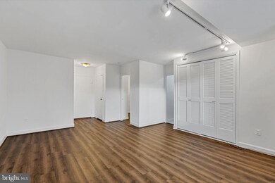 1011 Arlington Blvd unit 701 SOUTH, Arlington, VA 22209 - photo 4