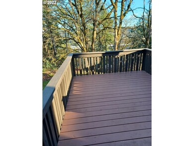 7630 Ridgewood Dr, Gladstone, OR 97027 - photo 3