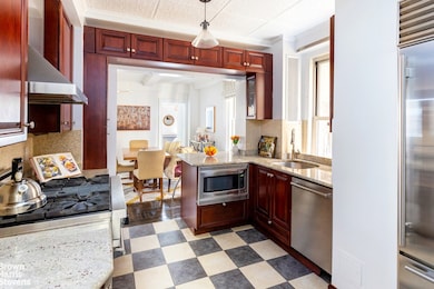 155 E 73rd St unit 7B, New York, NY 10021 - photo 4