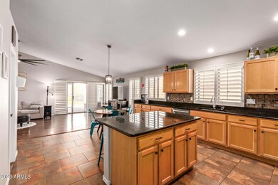 25806 N Hackberry Dr, Phoenix, AZ 85083 - photo 5