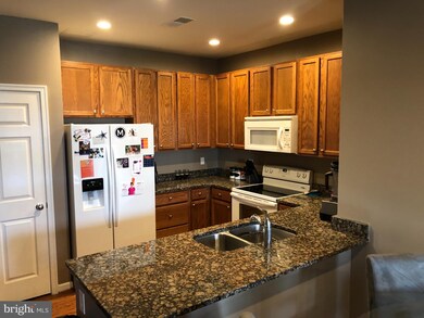 2933 Gilder Way unit 75L, Dumfries, VA 22026 - photo 3