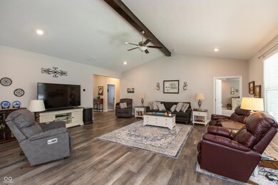 5645 Poplar Woods Ct, Columbus, IN 47203 - photo 4