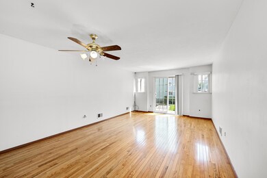 160 Long Pond Ln, Staten Island, NY 10304 - photo 4