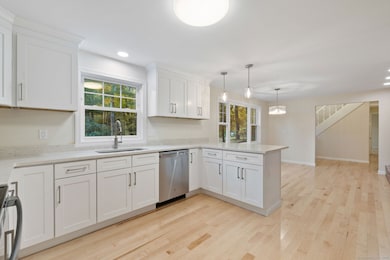 14 Nod Brook Dr, Simsbury, CT 06070 - photo 2