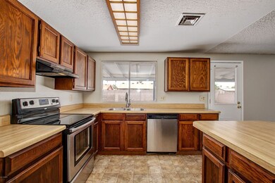 1912 W Dartmouth St (3)
