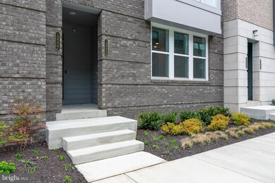 13325 Launders St, Herndon, VA 20171 - photo 3