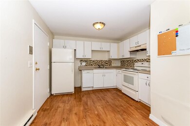 172 Lita Ln, Newmarket, NH 03857 - photo 2