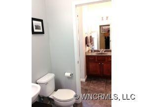 Mstr Bath w Hers & Hers Sinks