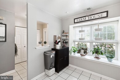 419 Snowflake Cir, Norristown, PA 19403 - photo 4