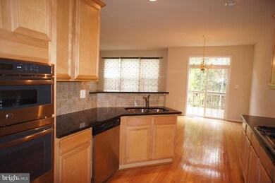 9762 Corbett Cir, Manassas Park, VA 20111 - photo 7