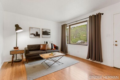 28-web-or-mls-4090-whitehall-rd