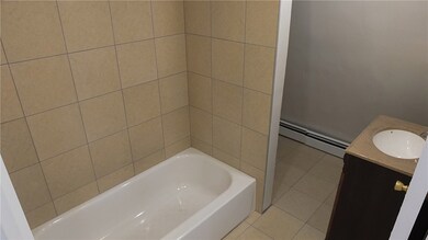 111 Burnett St unit 3, Providence, RI 02907 - photo 5