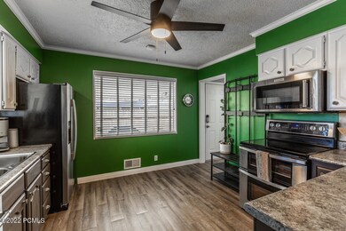 2347 S 400 E Salt Lake City UT-large-005