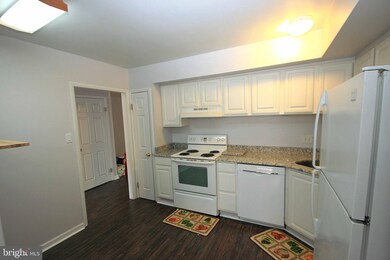 121 Center Ct unit 121, Wilmington, DE 19810 - photo 6