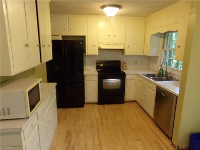 1049 Oakmont Dr, Asheboro, NC 27205 - photo 6