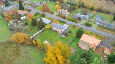 Southern Oregon Home - Country